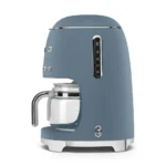 ⁦Smeg Drip Filter Coffee Machine Storm Blue DCF02SBMEU⁩ - الصورة ⁦3⁩