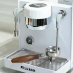 ⁦ماكينة قهوة LePresso Commercial Bellissimo بثلاثة غلايات وضغط 15 بار مع مضخة إيطالية مزدوجة - أبيض⁩ - الصورة ⁦4⁩